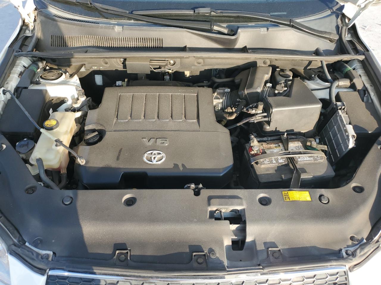 Toyota RAV4 Limited Image 13