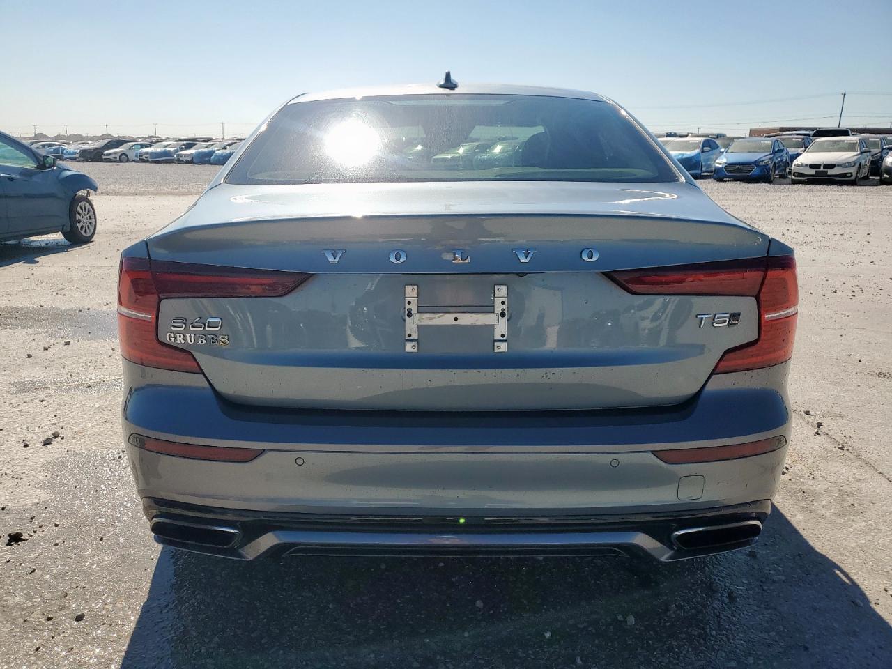 Volvo S60 T5 Momentum Image 6