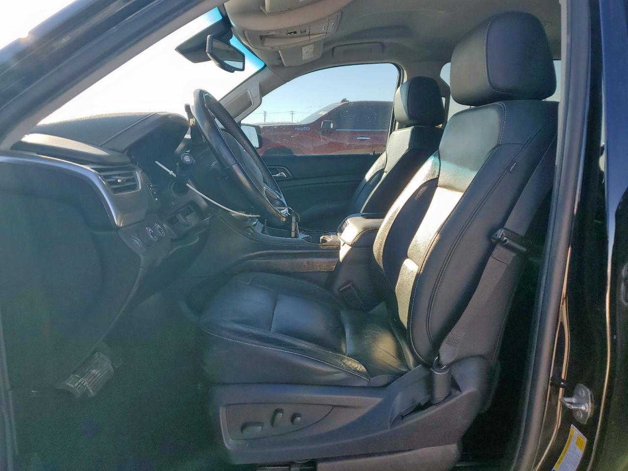 Chevrolet Suburban K1500 Lt Image 7