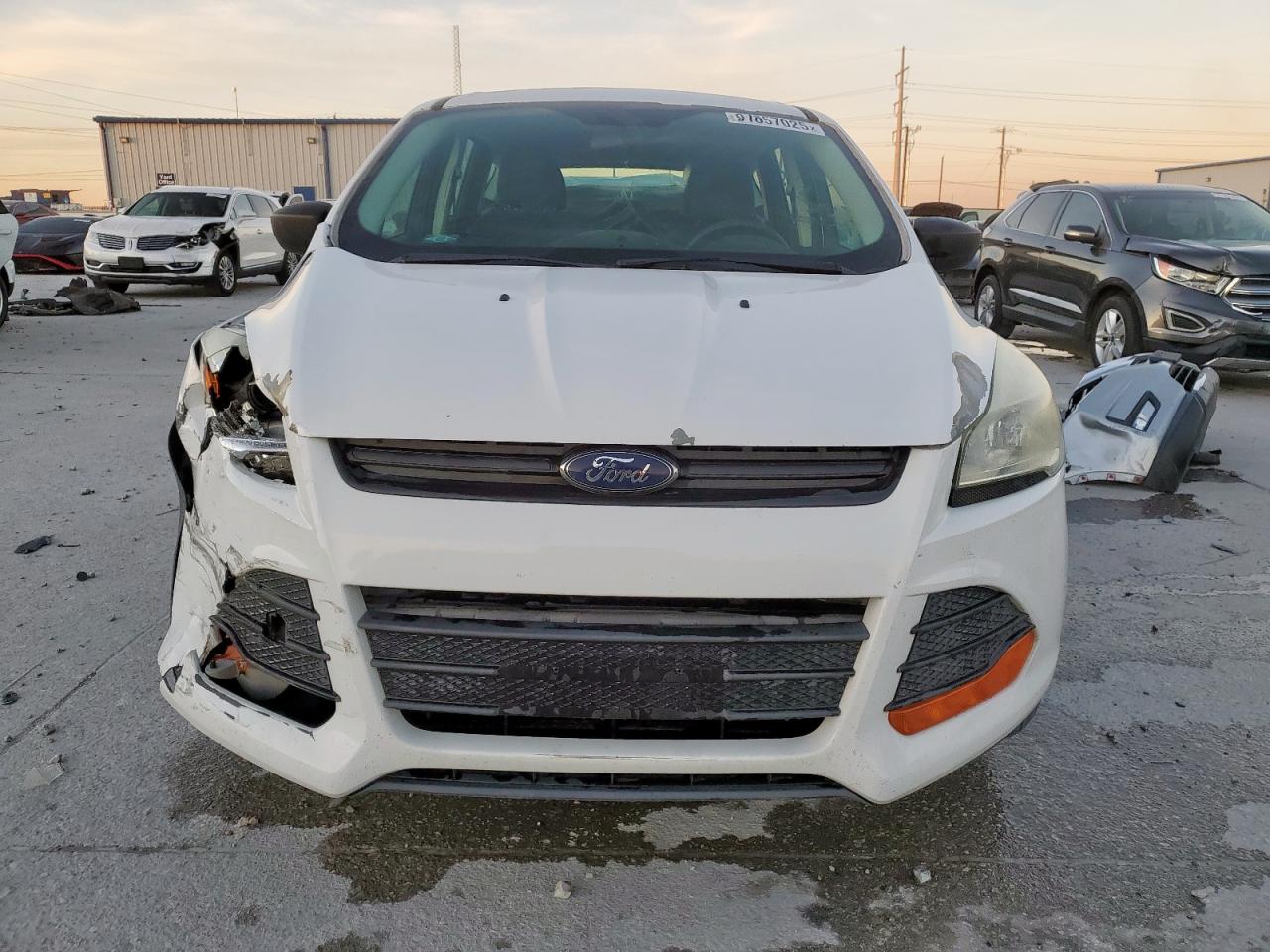 Ford Escape S Image 11