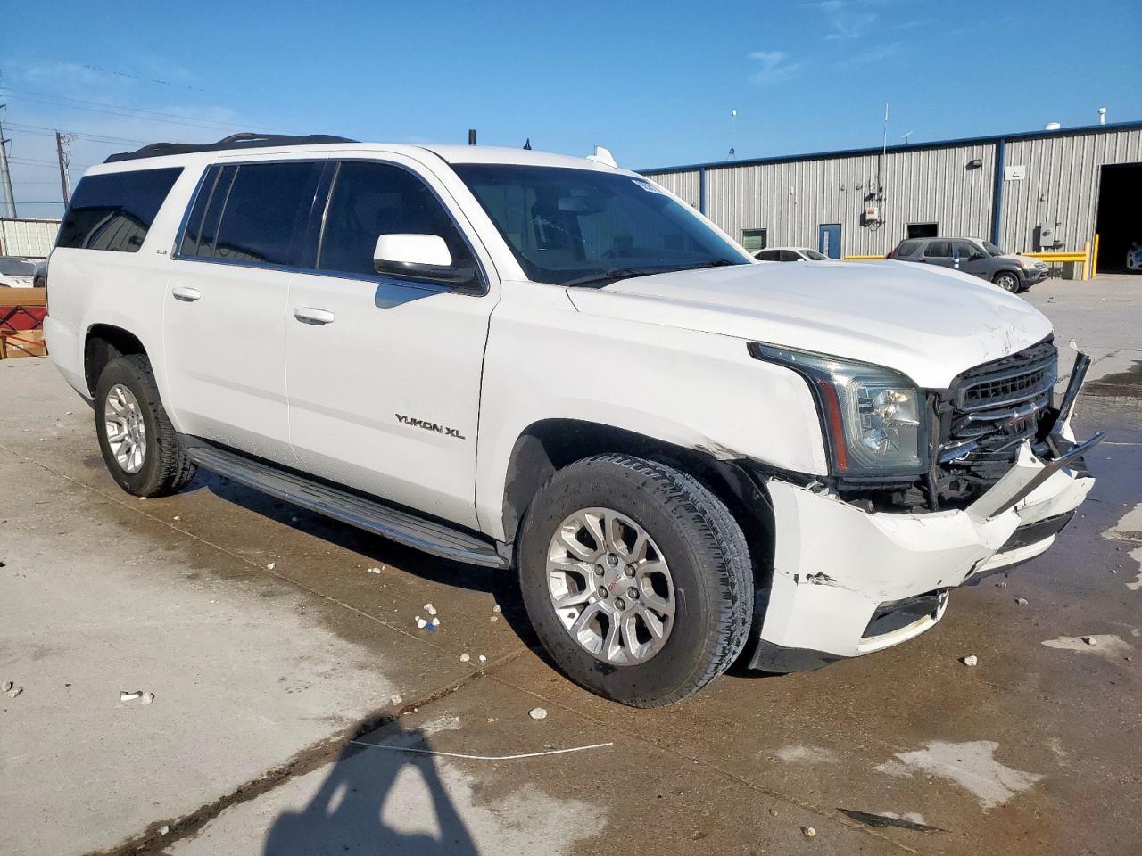 GMC Yukon K1500 Sle Image 3