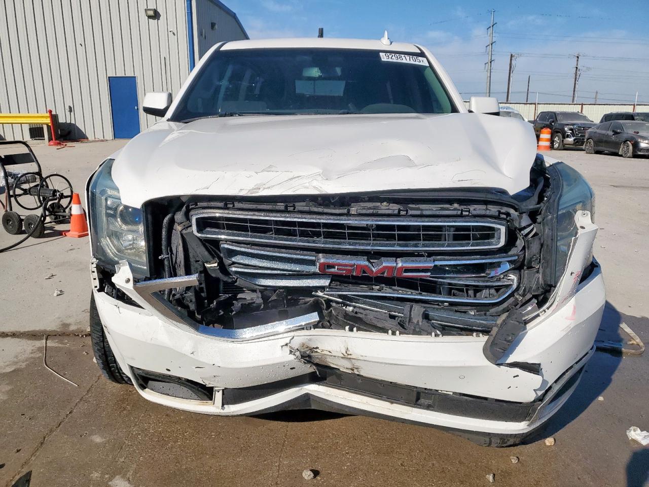 GMC Yukon K1500 Sle Image 6