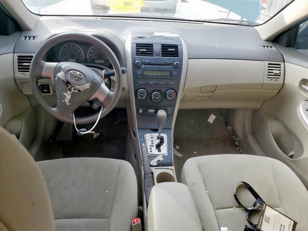 Toyota Corolla Base Image 12