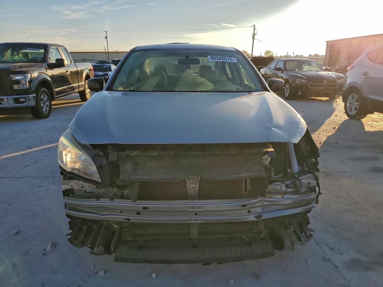 Subaru Legacy 2.5i Image 2