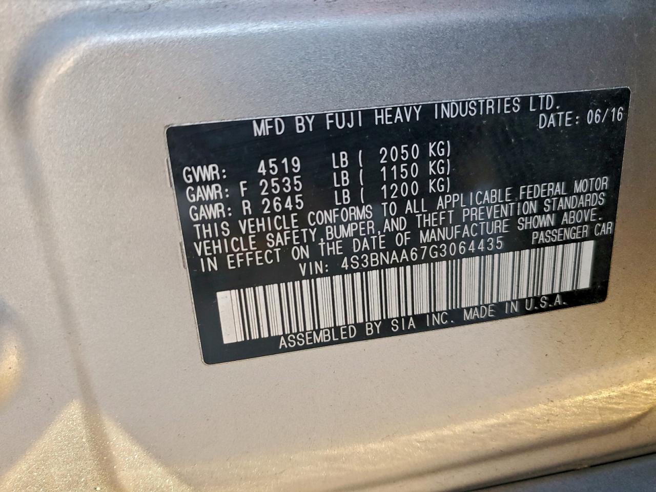 Subaru Legacy 2.5i Image 8