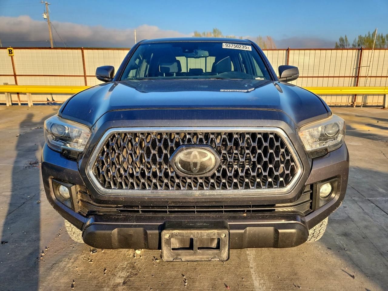 Toyota Tacoma Double Cab Image 2