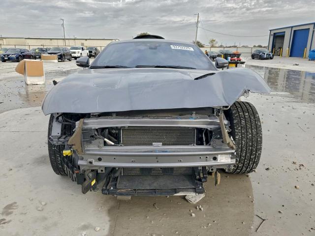 Jaguar F-TYPE R Image 5