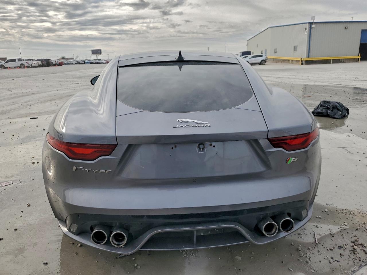 Jaguar F-TYPE R Image 2