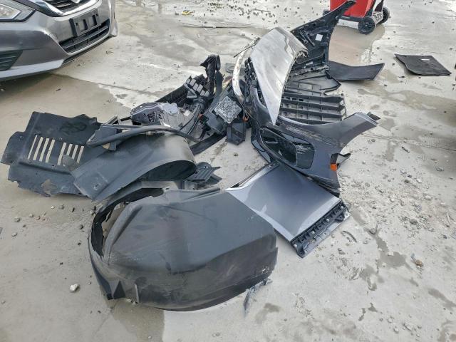 Jaguar F-TYPE R Image 10