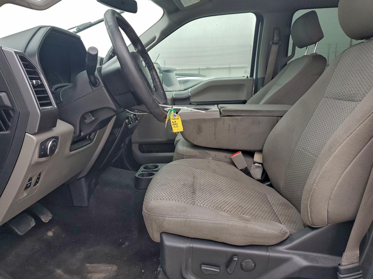 Ford F-150 Supercrew Image 6