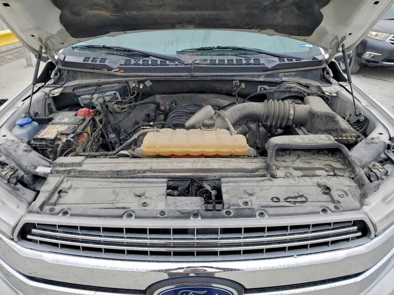 Ford F-150 Supercrew Image 11
