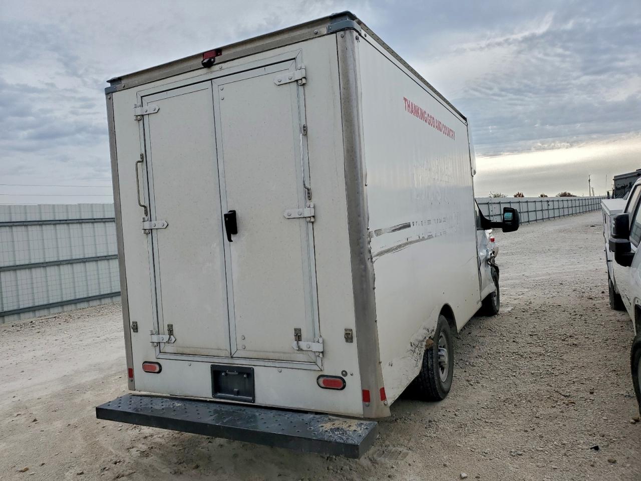 Chevrolet Express Image 7