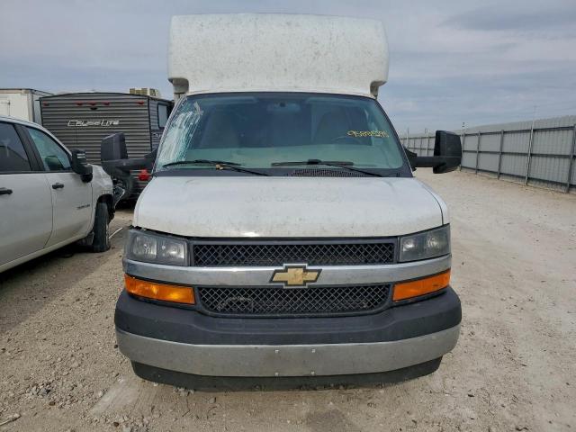 Chevrolet Express Image 3