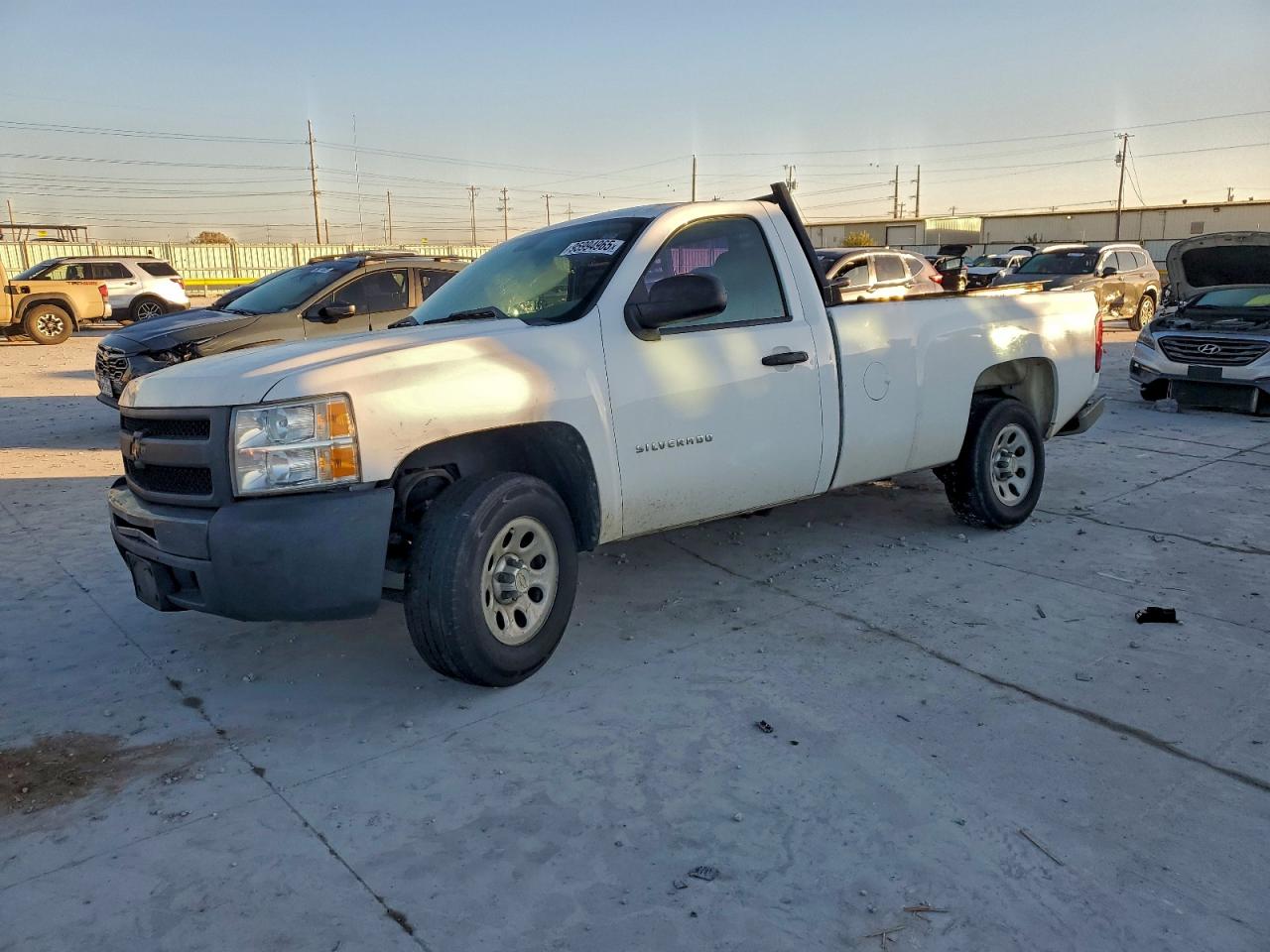 Chevrolet Silverado C1500 Image 1