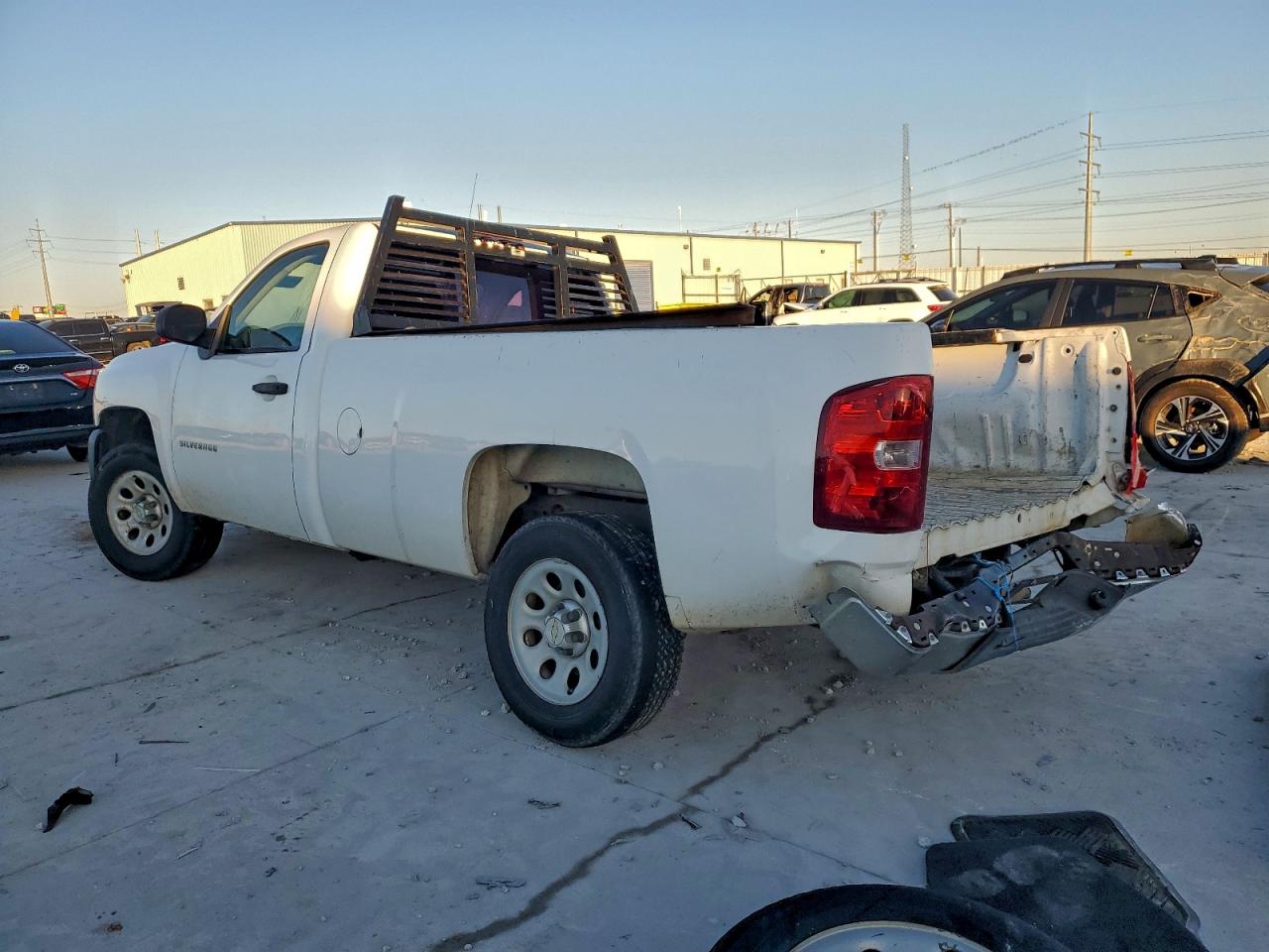 Chevrolet Silverado C1500 Image 2