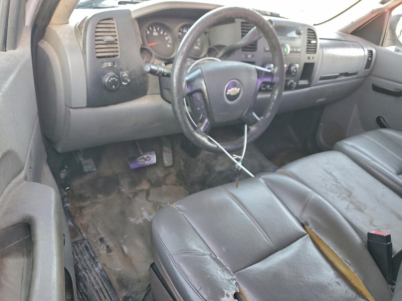 Chevrolet Silverado C1500 Image 10