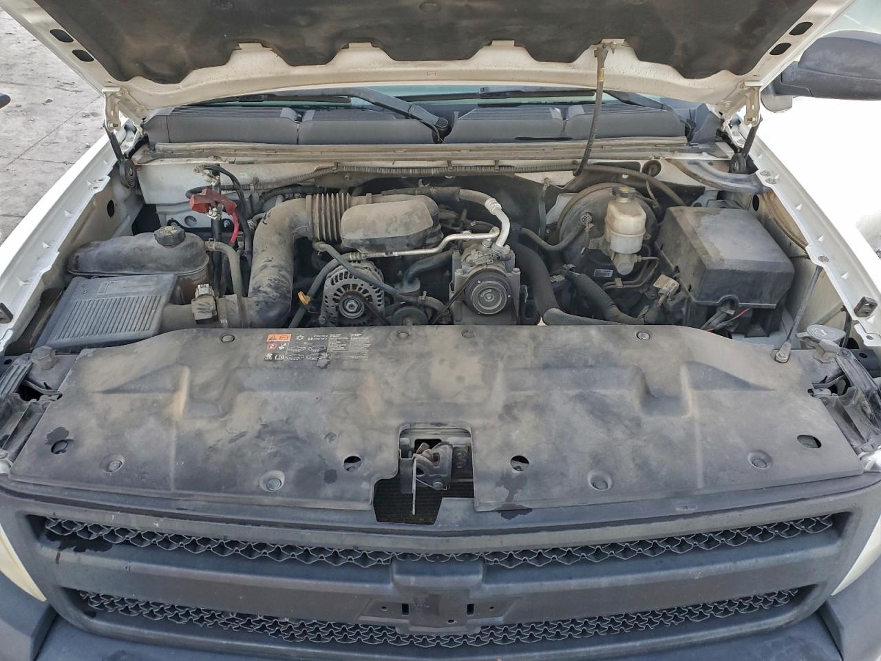 Chevrolet Silverado C1500 Image 8