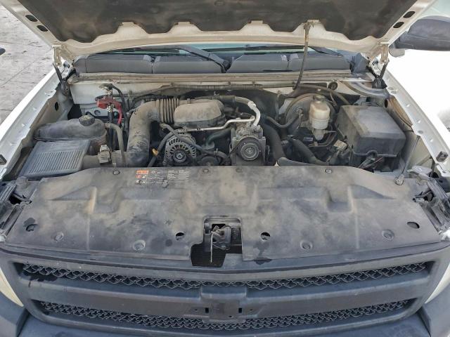 Chevrolet Silverado C1500 Image 8