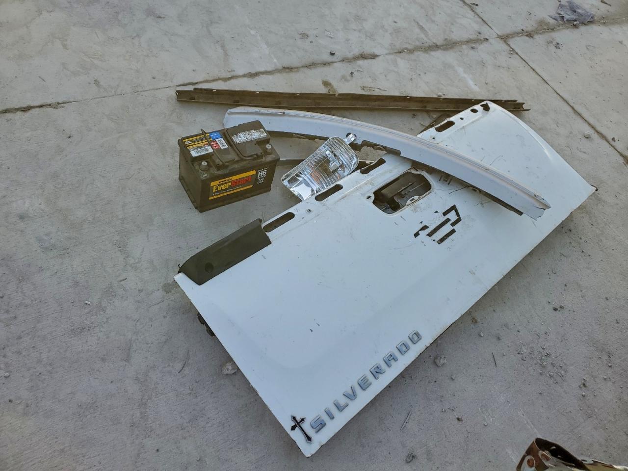 Chevrolet Silverado C1500 Image 12