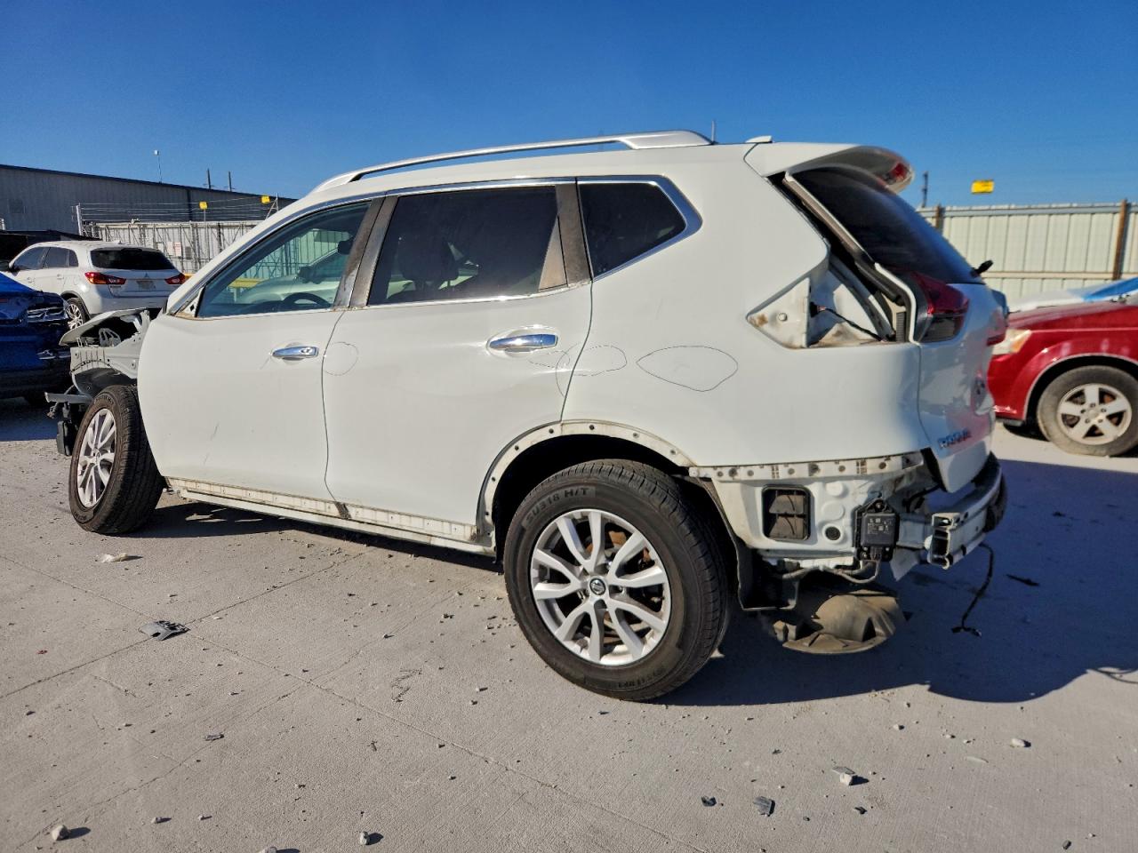 Nissan Rogue S Image 2