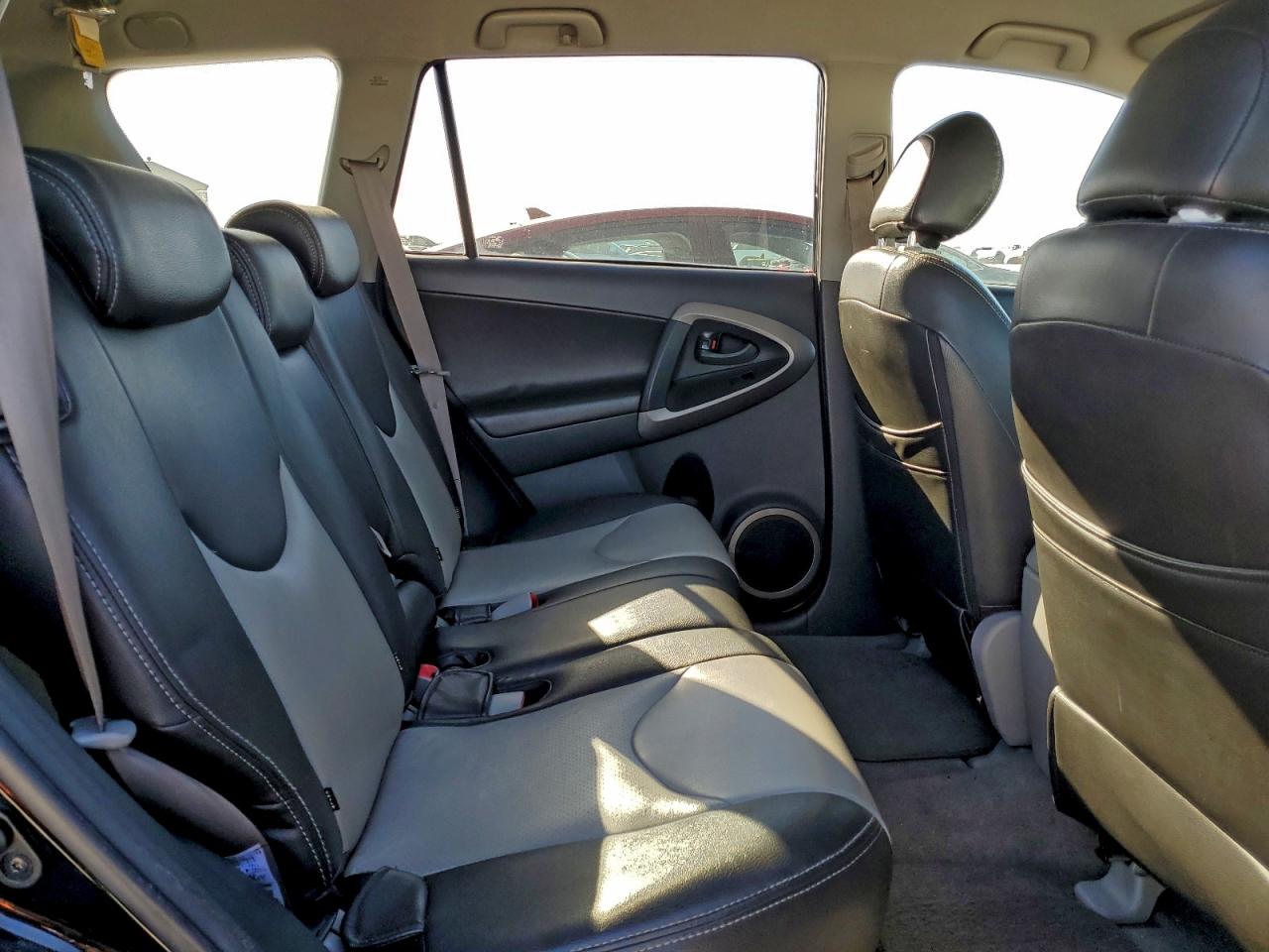 Toyota RAV4 Image 13