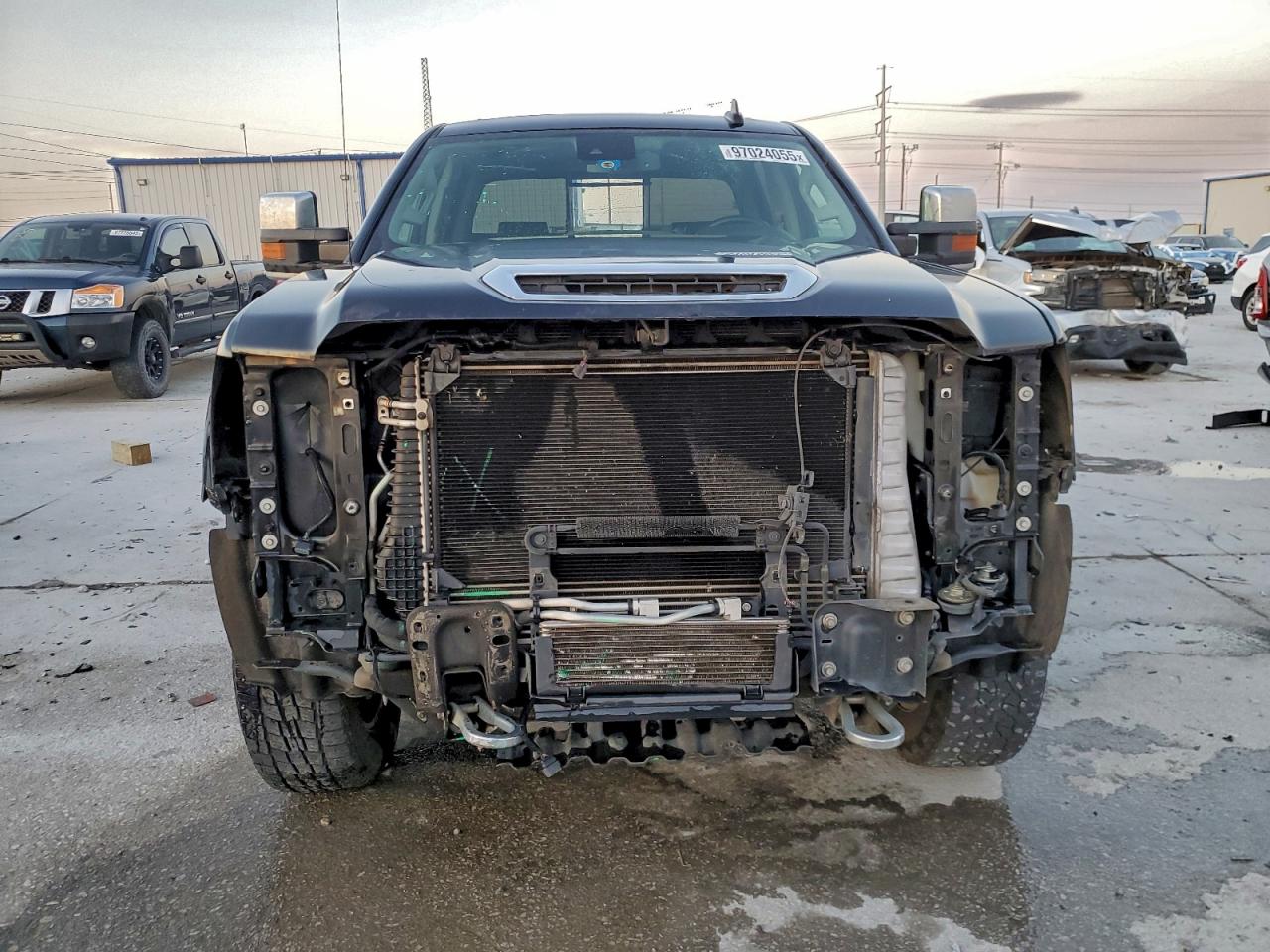 GMC Sierra K2500 Denali Image 5