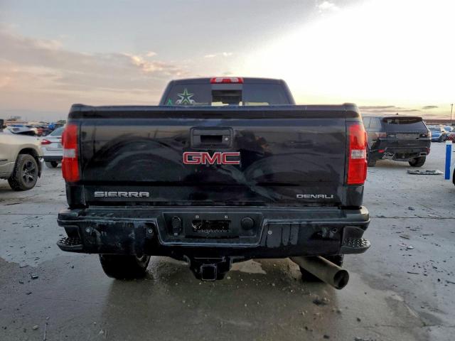 GMC Sierra K2500 Denali Image 4