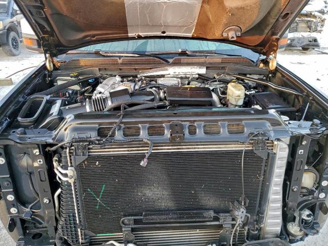 GMC Sierra K2500 Denali Image 8