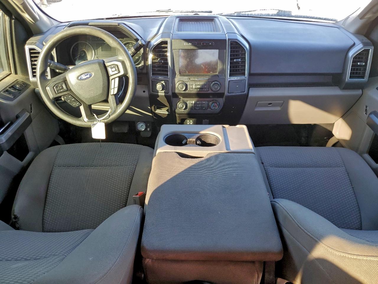 Ford F-150 Super Cab Image 5