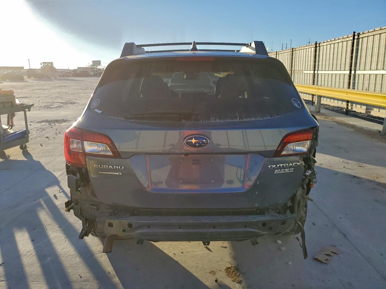 Subaru Outback 2.5i Limited Image 6