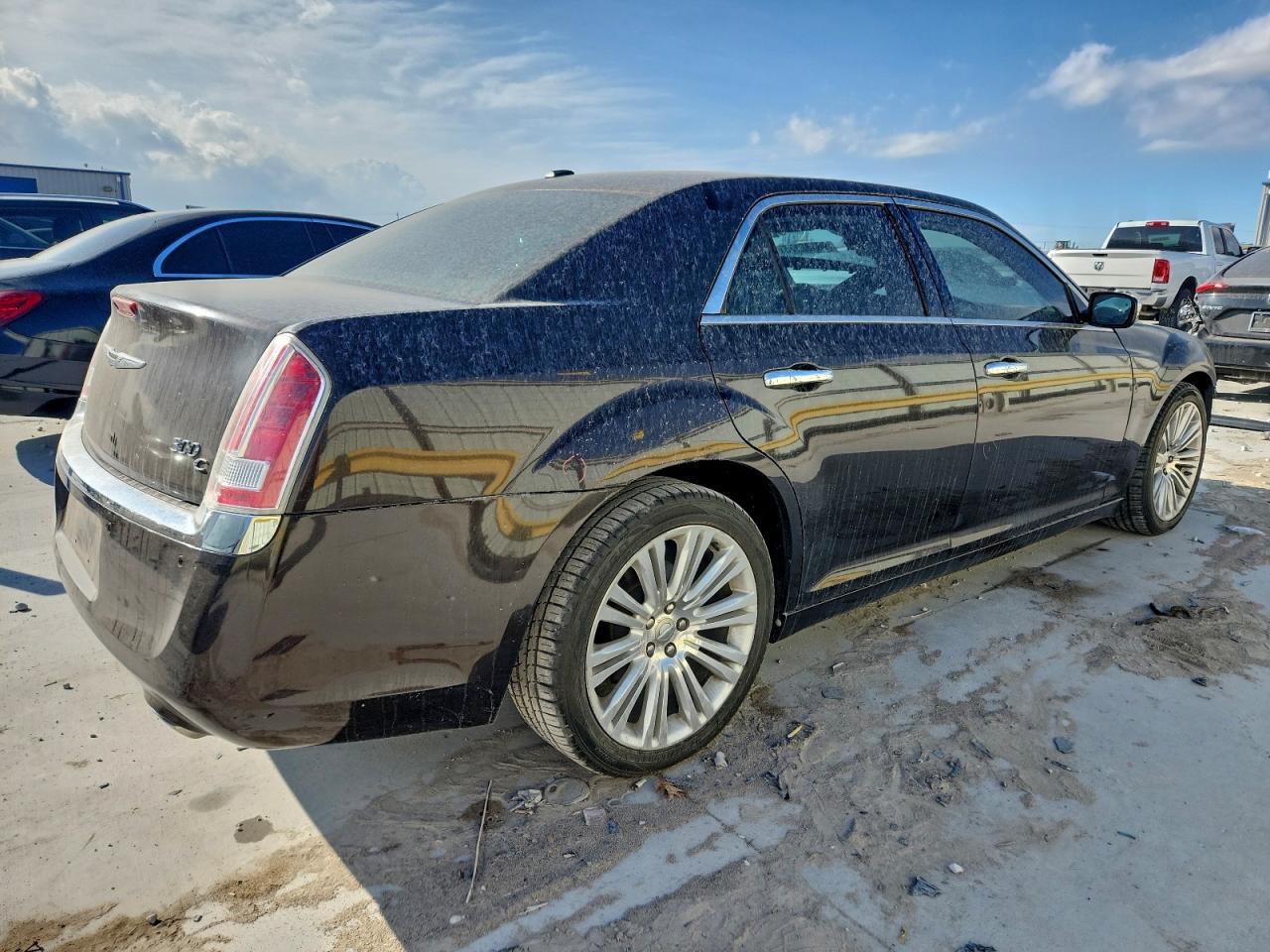 Chrysler 300 Image 8