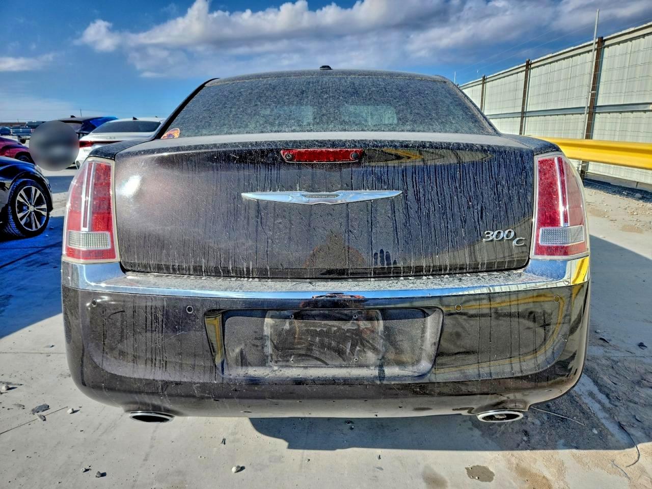 Chrysler 300 Image 6