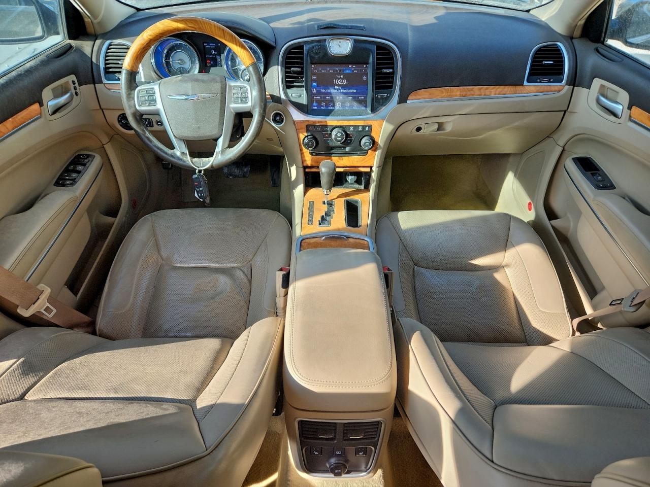 Chrysler 300 Image 7