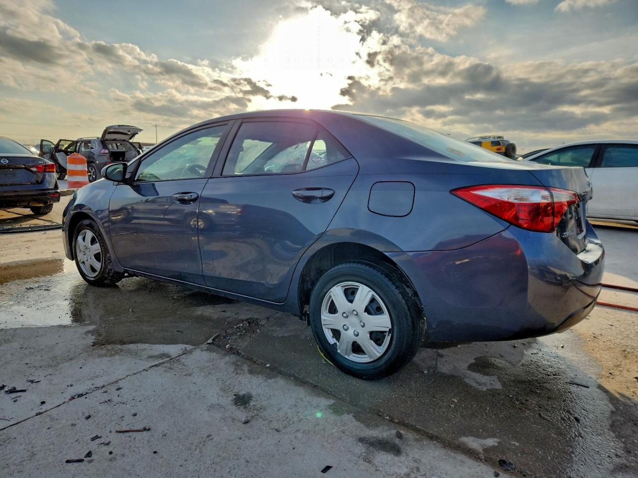 Toyota Corolla L Image 10