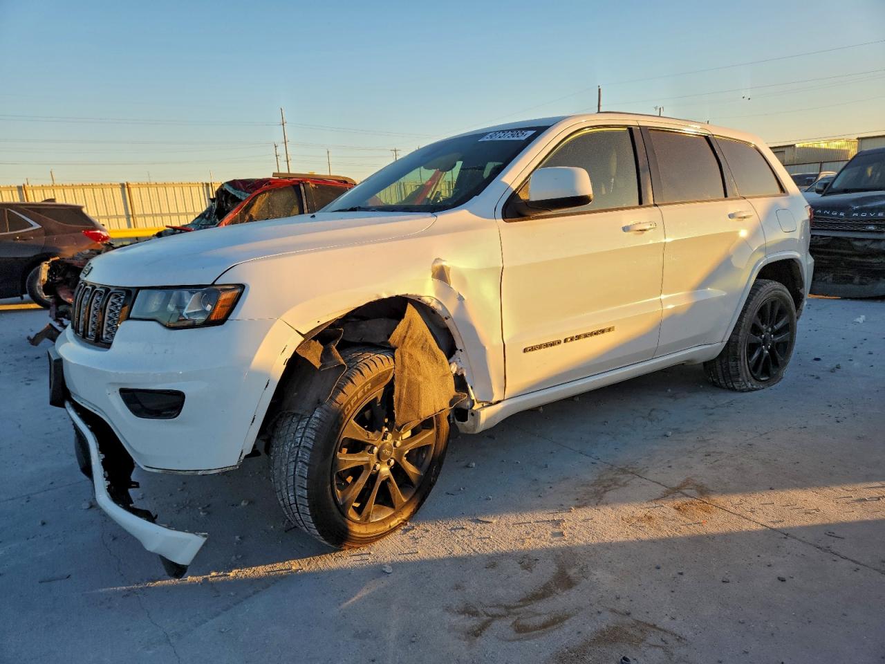 Jeep Grand Cherokee Laredo Image 1