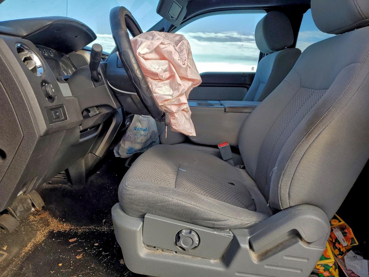 Ford F-150 Super Cab Image 4