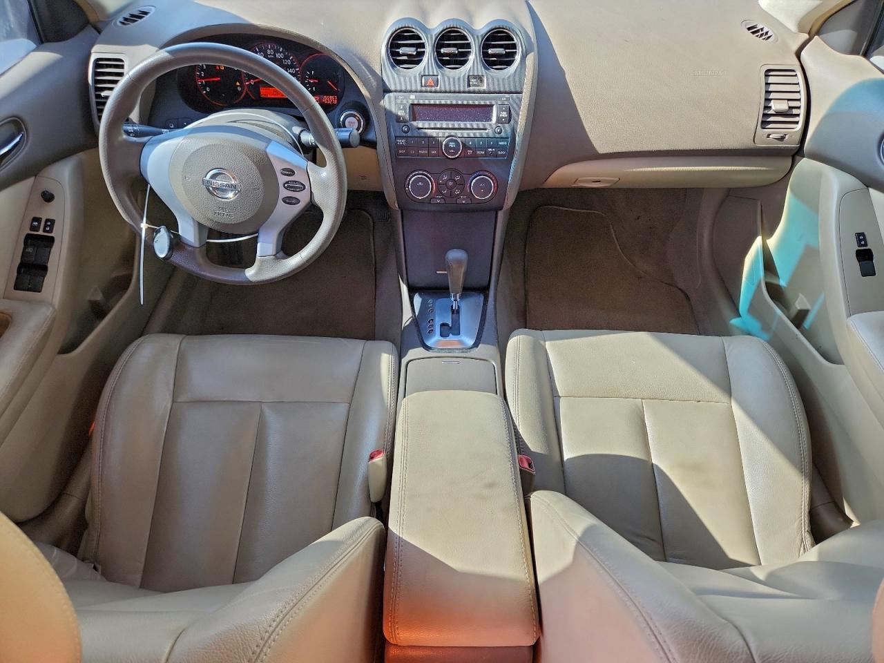 Nissan Altima 2.5 Image 4