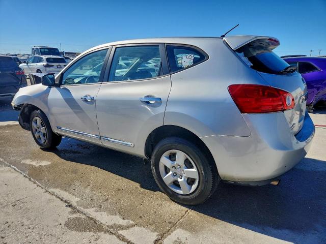 Nissan Rogue S Image 3