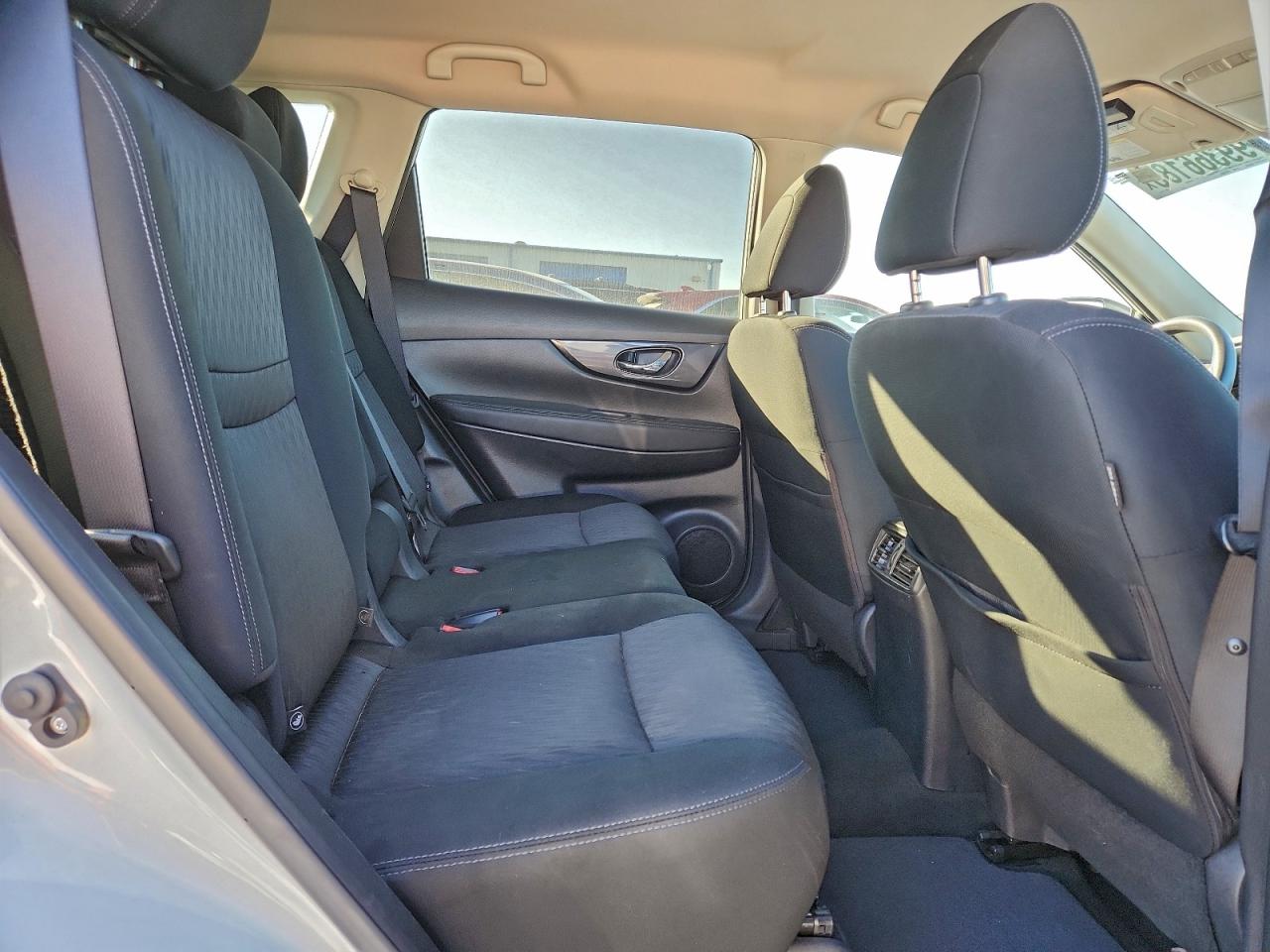 Nissan Rogue S Image 13