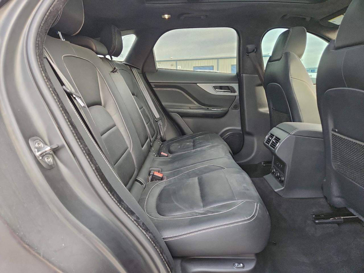 Jaguar F-PACE S Image 13