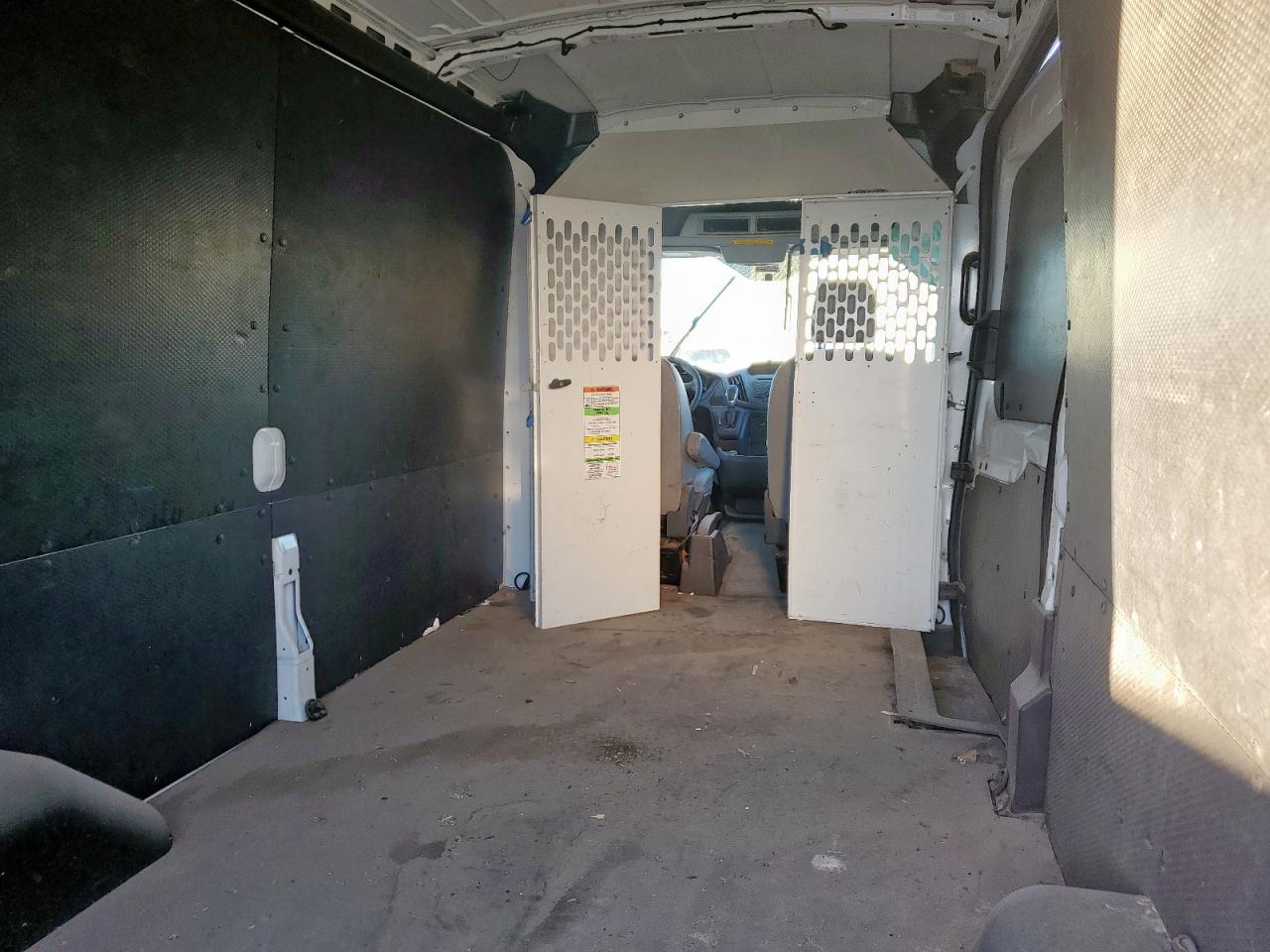 Ford Transit T-150 Image 9