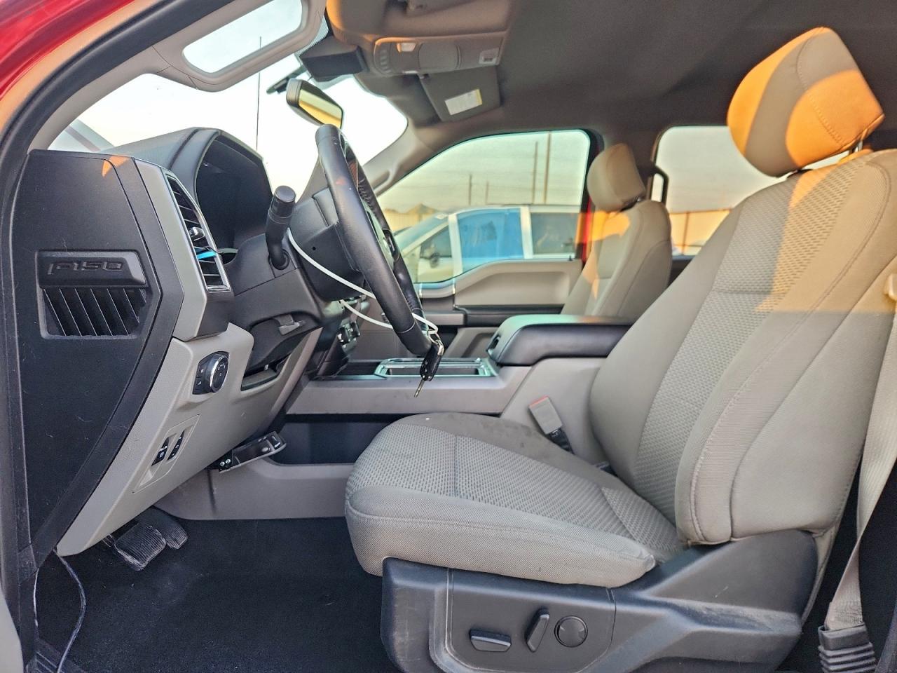 Ford F-150 Supercrew Image 4