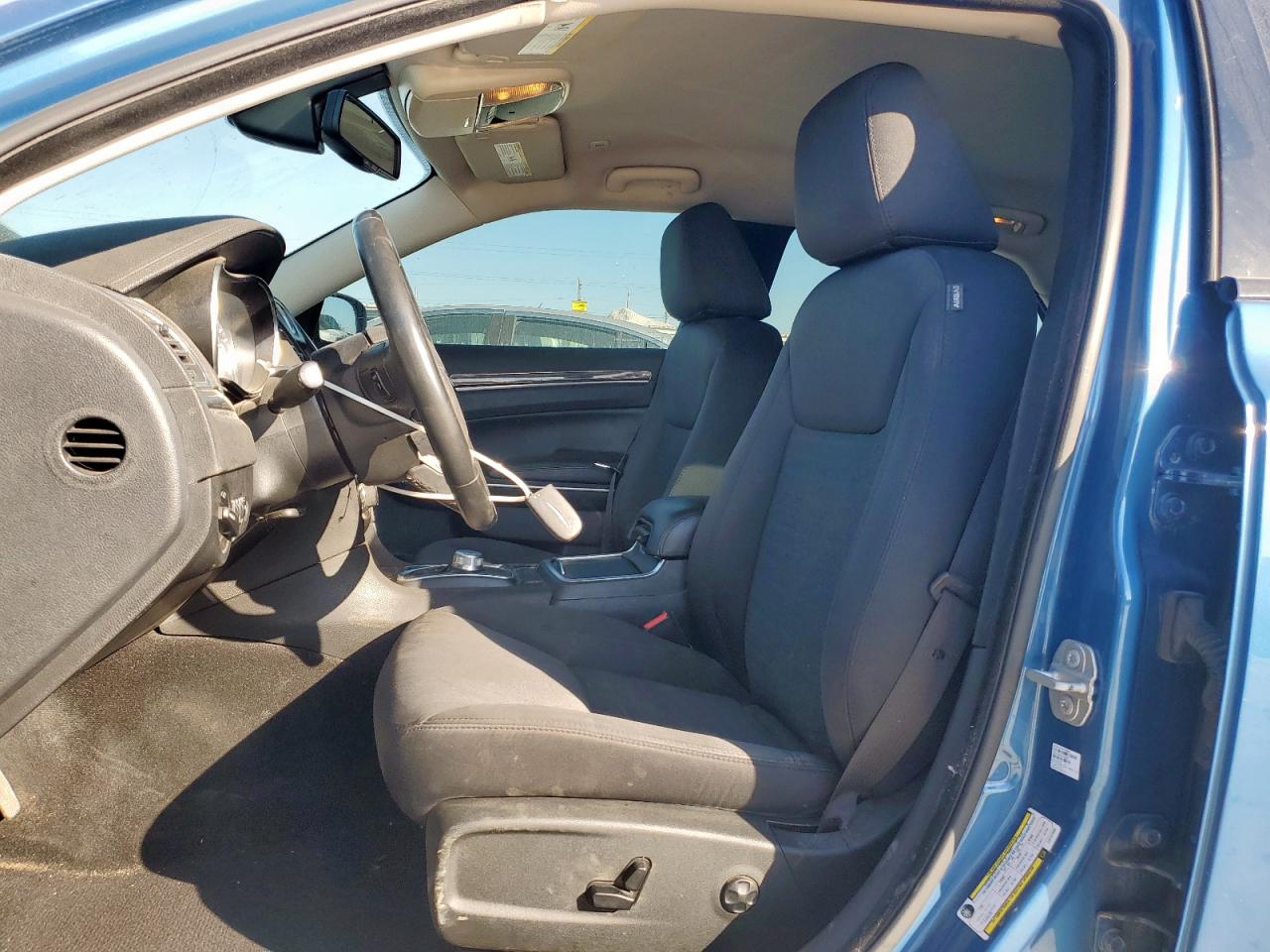 Chrysler 300 Touring Image 8